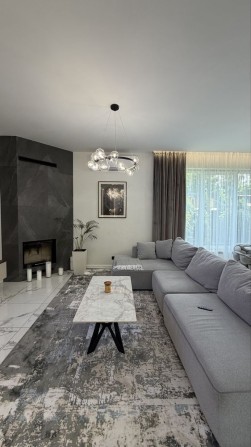 Сучасний автономний будинок 200 м² у закритому КМ серед сосен | Новообухівська траса ,ремонт, меблі, - фото 1