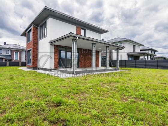 Продаж будинку з ремонтом та частковою меблюванням 195 м² у закритому котеджному містечку в с. Ходос Ходосовка
