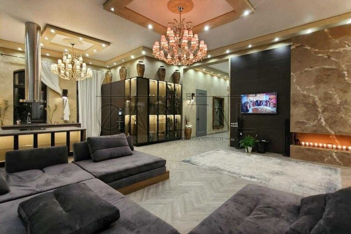 Продаж / Будинок / 400 м2 / Віта-поштова / вул. Звенигородська, 1 - фото 1