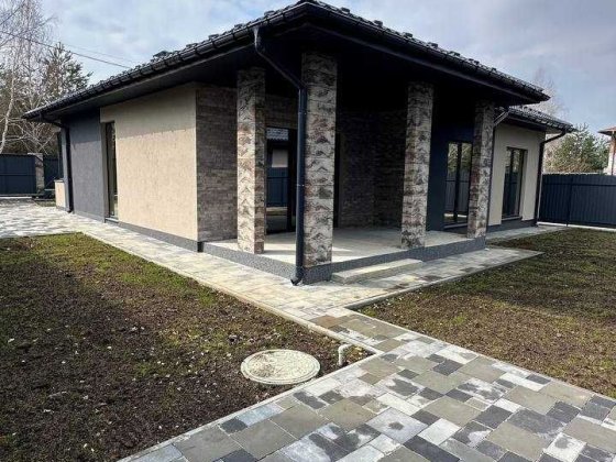Сучасний будинок 125 м² з газом, великою терасою та автоматичними воротами Ворзель
