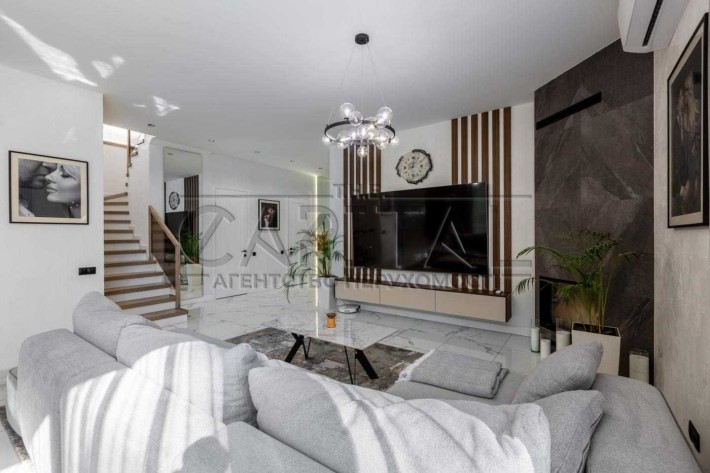 Продаж / Будинок / 200 м2 / Ходосівка / вул. Квітнева - фото 1