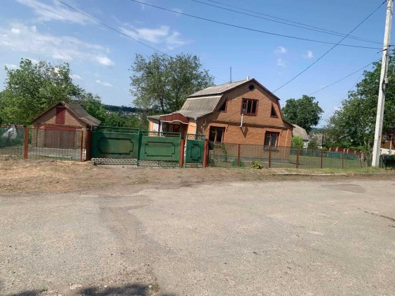 Продам будинок в м. Тетіїв 0672580684,0661391705 Тетіїв