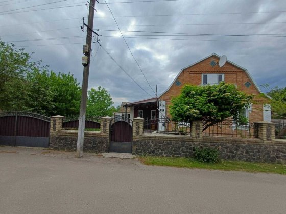 ПРОДАЄТЬСЯ БУДИНОК У м. УЗИН Узин