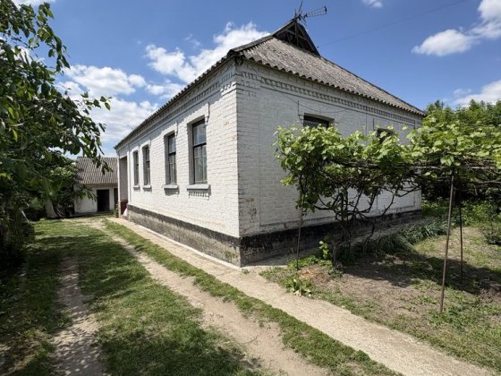 Продаж будинку в центрі смт Рокитне Рокитное