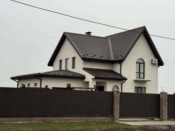 Продаж будинку з укриттям, гаражем та садом - фото 1