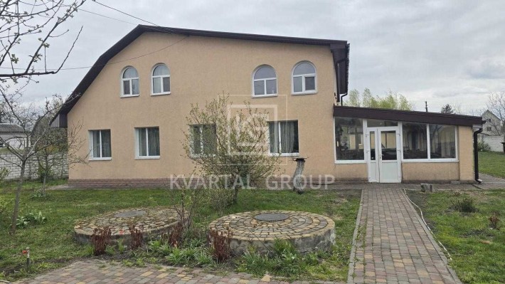 Капітальний цегляний маєток із банею, власним озером та гостьовим будинком у Бородянці! - фото 1