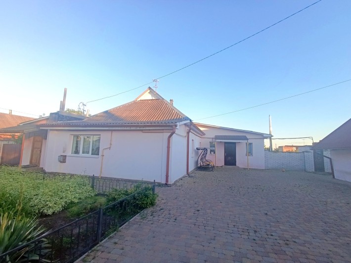 Продаж комфортного будинку в Димері - фото 1