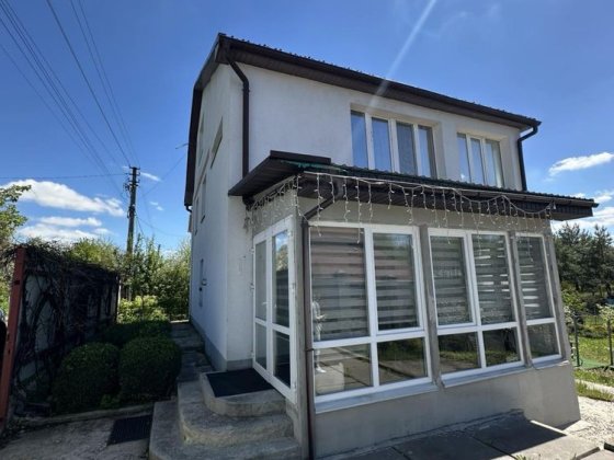 Продаж садового будинку 0.0110 га, 147 м з ремонтом. С. Бузова Бузова
