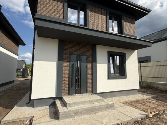 Продаж сучасного будинку в Білогородці, з ділянкою 3,5 сотки Гнатівка