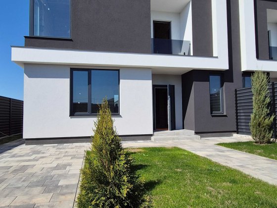 Дуплекс 150 м² з власною ділянкою, газоном та електрикою 14 кВт