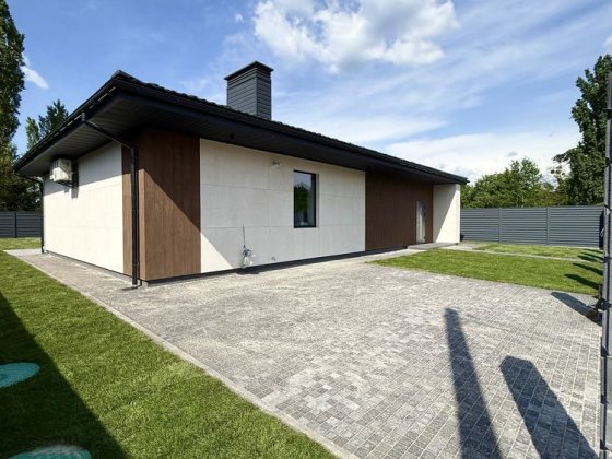 Будинок з ремонтом, меблями та укриттям біля Києва | NOA VILLAGE