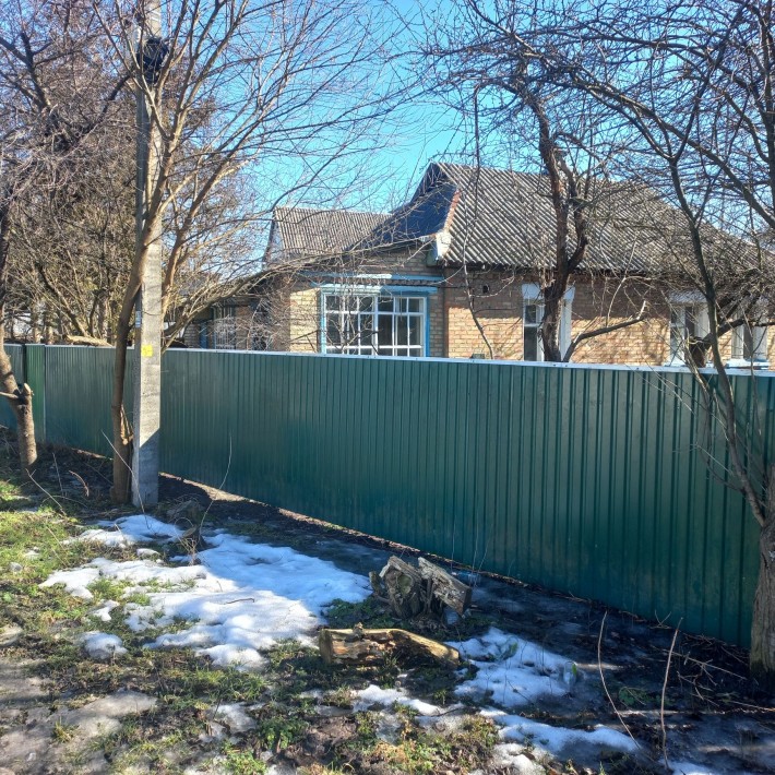 Продам дом 100кв участок 25 соток под застрой - фото 1