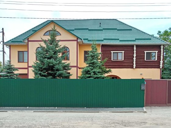 Будинок для проживання та організаціїї бізнесу, 393 кв.м., 16 соток