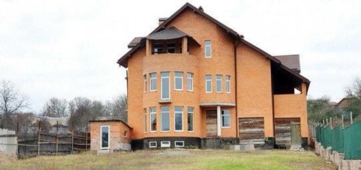Цегляний будинок без ремонту в с. Іванковичі - фото 1