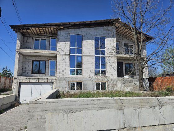 Продаж будинку с. Іванковичі 296м2+100м2(гостьовий)+35м2гараж, 14 соток Іванковичі