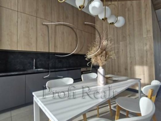 Сучасний будинок 145 м² у закритому містечку  ремонт 7 соток без % Красиловка