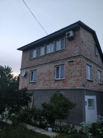 Продам свой 3-х этаж частный дом 7 км от Киева с.Круглык Вита-Почтовая - фото 1