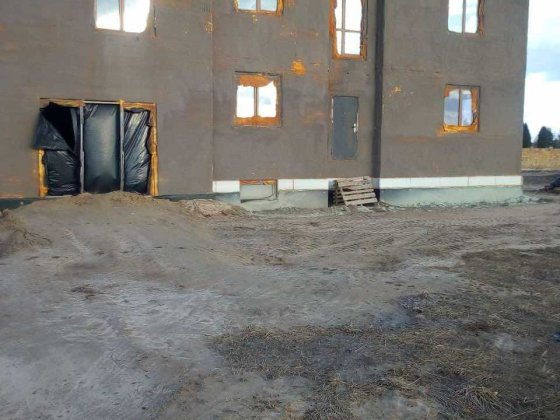 Продається другий поверх з мансардою 170 м2 і підвалом  20 м2  + земельною ділянкою 4,5 соток  в нов Любимівка