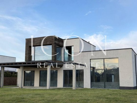Продаж будинку 307м2 / КМ На Щасливій / Крушинка Крушинка