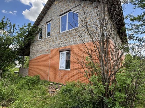 Без %  Продаж двухповерхового будинку 115 м2. в с. Малютянка, 8 соток землі, є колодязь