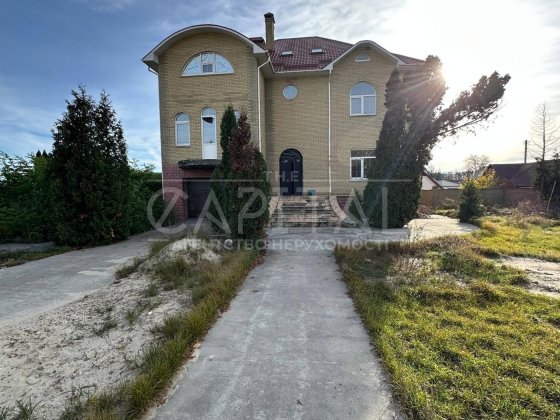 ПРОДАЖ, краща ціна будинку в центрі с. Мархалівка, навпроти лісу, 15 хв до Києва хвойний ліс, газове Мархалівка