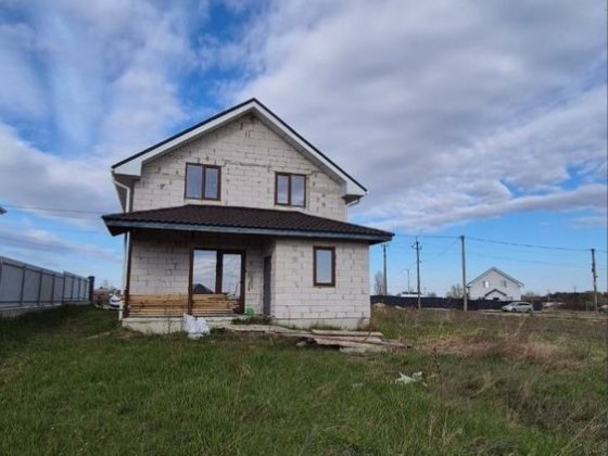 Продам двоповерховий будинок у с. Микуличі, Київська область Микуличі