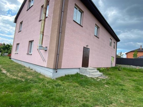Продаж  будинку  375 кв.м 13 соток с. Нове Новое
