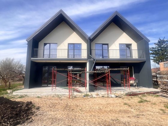 Нове дуплекс біля школи Фора 120квм 5 соток Газ/Підвал під чистове оздоблення ЄОселя Нове