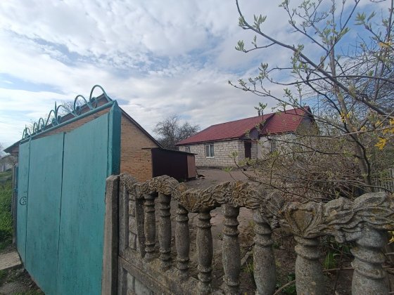 Продам будинок в с.Семиполки на початку села. Семиполки