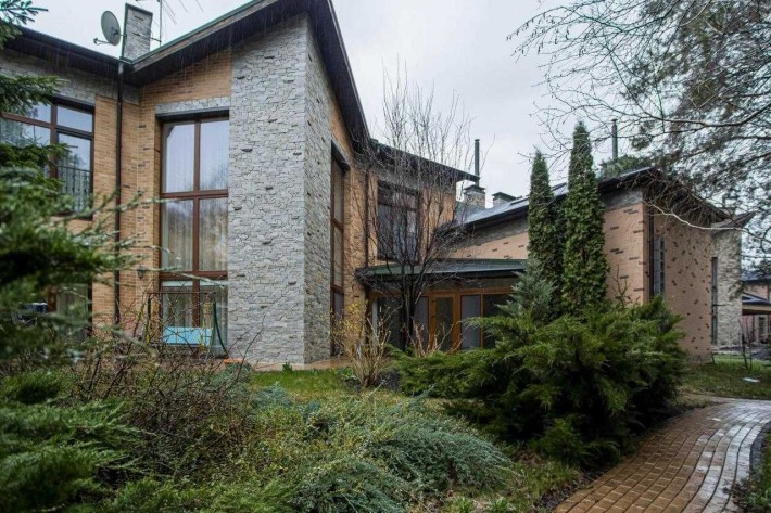 Продаж будинку 420 м2 в елітному КМ Сонячна долина, с. Романків - фото 1