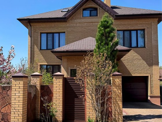 Продаж будинку 300м2 з басейном, дизайнерським ремонтом в с. Чайки, 5 км до Києва. Без комісії Чайки