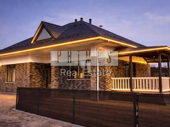 Продаж 1 поверхового будинку з ділянкою на 5.5 сотки, 120 кв. м, 4 кімнати