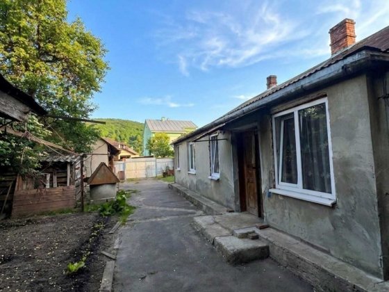 Продаж частини будинку з ділянкою у Винниках вул. Івана Франка Винники