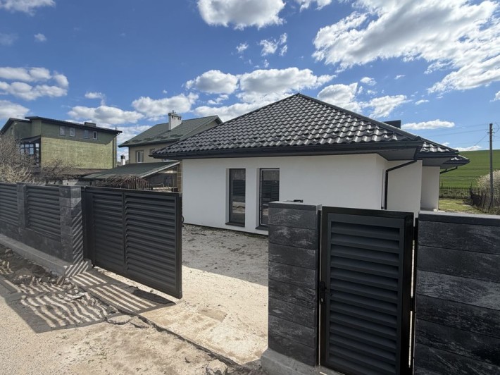 Без Комісіі. Продаж великий будинок с.Сокількини вул. Салютна - фото 1