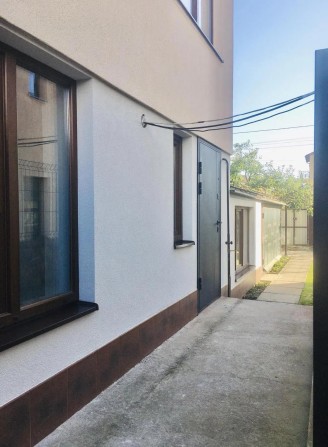 Продаж 2 поверхового будинку вул. Соборності м. Винники - фото 1