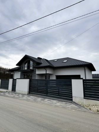 Продаж будинку, Солонка, вул.Нечуя-Левицького,280 м.кв без комісії - фото 1