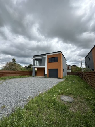 Продаж 3-кім. будинку 178 м2 є право власності - фото 1
