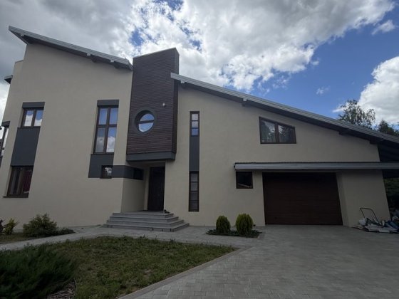 Продається будинок в Брюховичах - бічна Лікарськоі Брюховичі