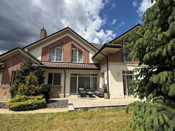 Продаж будинку з ремонтом 330 м2 в преміальному КМ «Панська Гора» Сокольники