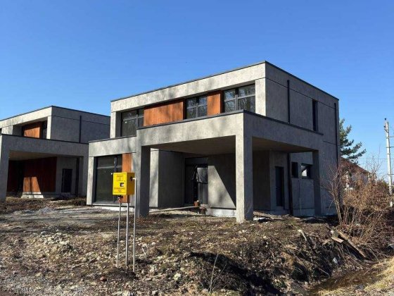 Терміновий продаж! Продаж сучасного 2 поверхового будинку біля лісу с.Зубра, Без комісії Зубра