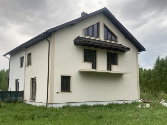 Продаж будинку спареного типу с. Конопниця (Зимна Вода) біля лісу Зимняя Вода