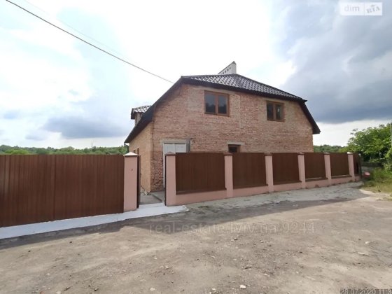 Продаж окремостоячого будинку в Малехові у передмісті Льова Малехів