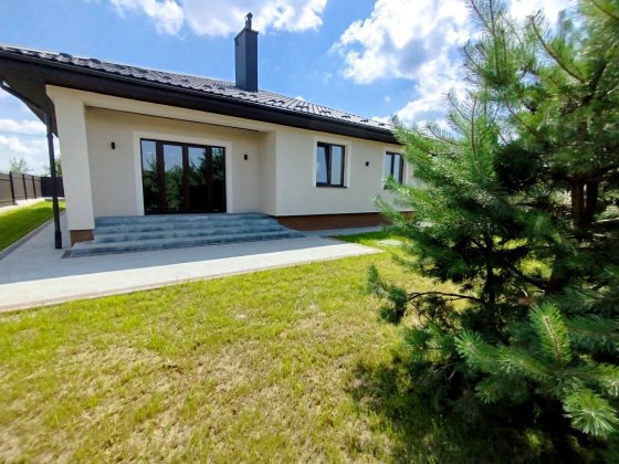 Продаж окремого будинку в  Конопниці Конопниця