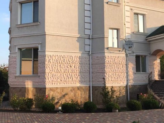 Капітальний будинок в Совіньйоні.
