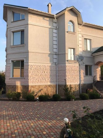 Капітальний будинок в Совіньйоні. - фото 1