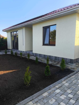Продам новый дом с солнечными панелями в с. Нерубайское. - фото 1