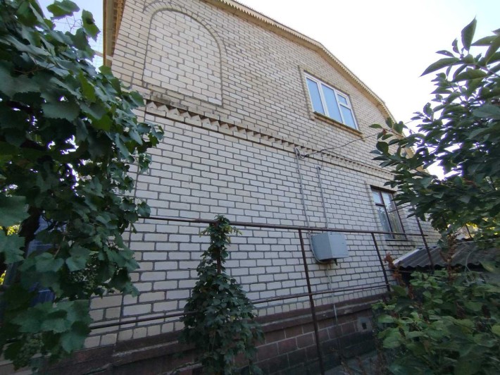 Продам  2х.этажный дом капитальной постройки цена 35т - фото 1