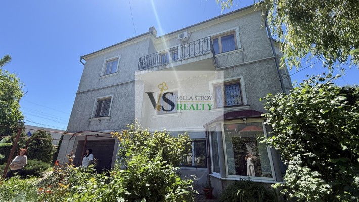 Продаж будинку: 11 кімн., 485 м² на 11 сотках у Лиманці! - фото 1