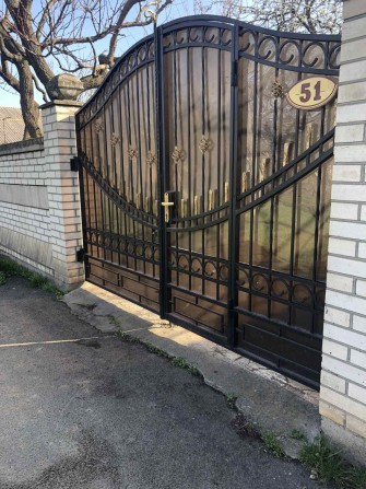 Продам будинок у центрі - фото 1