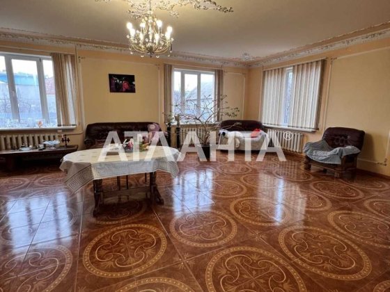 Просторный  2 этажный  дом с ремонтом в с. Усатово. Усатове